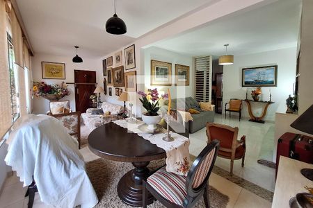 Sala de casa à venda com 4 quartos, 156m² em Maravista, Niterói