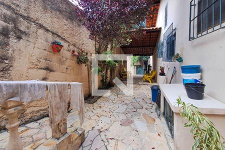 Casa à venda com 156m², 4 quartos e 2 vagasQuintal