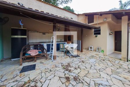 Casa à venda com 156m², 4 quartos e 2 vagasChurrasqueira