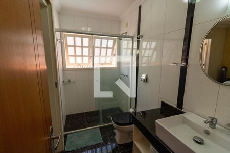 Casa para alugar com 285m², 4 quartos e 5 vagasBanheiro da Suíte 2