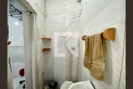 Banheiro de kitnet/studio para alugar com 0 quarto, 30m² em Centro, Salvador