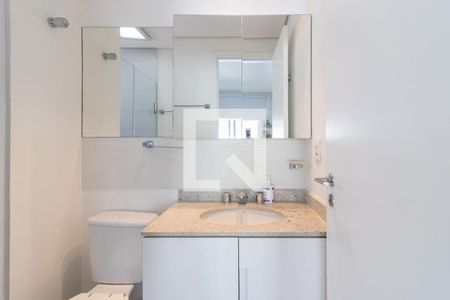 Banheiro de apartamento à venda com 1 quarto, 43m² em Vila Olímpia, São Paulo