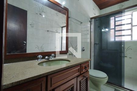 Casa de condomínio para alugar com 226m², 3 quartos e 1 vagaBanheiro Social