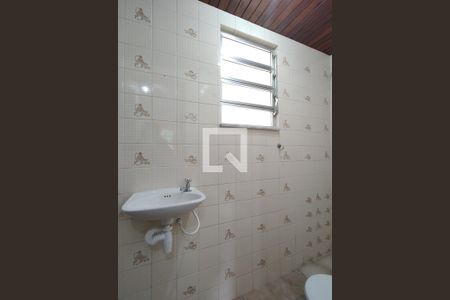 Casa de condomínio para alugar com 226m², 3 quartos e 1 vagaBanheiro de Serviço