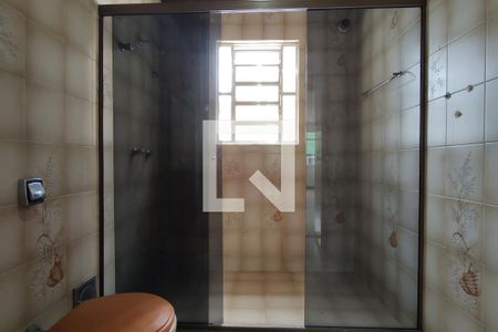 Casa de condomínio para alugar com 226m², 3 quartos e 1 vagaBanheiro da Suíte