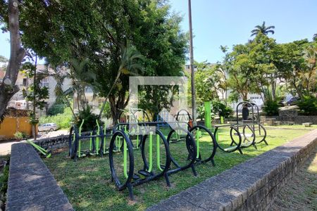 Casa de condomínio para alugar com 226m², 3 quartos e 1 vagaÁrea comum - Academia