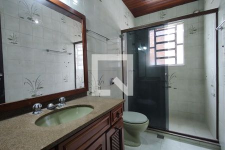 Casa de condomínio para alugar com 226m², 3 quartos e 1 vagaBanheiro Social