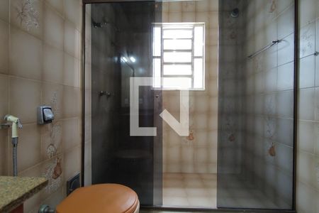 Casa de condomínio para alugar com 226m², 3 quartos e 1 vagaBanheiro da Suíte