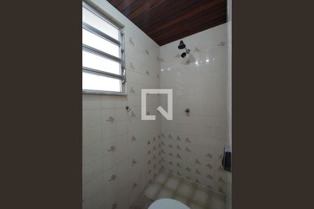 Casa de condomínio para alugar com 226m², 3 quartos e 1 vagaBanheiro de Serviço