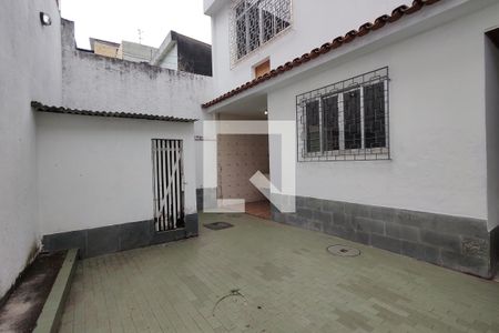 Casa de condomínio para alugar com 226m², 3 quartos e 1 vagaQuintal