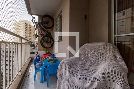 Varanda de apartamento à venda com 3 quartos, 79m² em Jardim Tupanci, Barueri