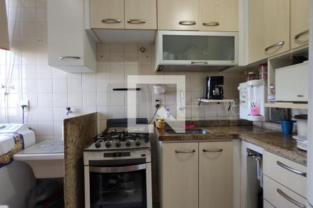 Apartamento à venda com 47m², 2 quartos e 2 vagasCozinha - Armários