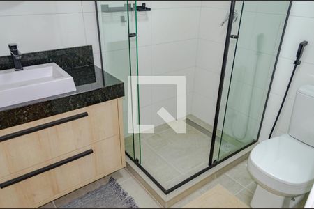 Banheiro de apartamento para alugar com 1 quarto, 39m² em Campeche, Florianópolis