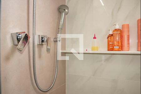 Apartamento à venda com 86m², 2 quartos e 1 vaga Apartamento à venda com 86m², 2 quartos e 1 vagaBanheiro