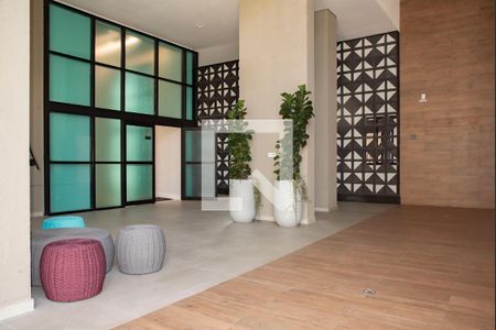 Apartamento à venda com 86m², 2 quartos e 1 vaga Apartamento à venda com 86m², 2 quartos e 1 vagaHall social