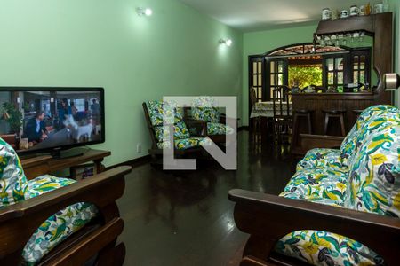 Sala de casa de condomínio para alugar com 4 quartos, 200m² em Pechincha, Rio de Janeiro