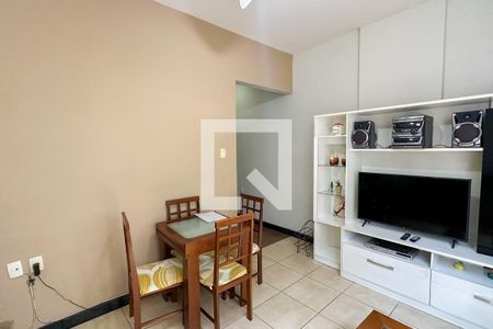 Sala de apartamento para alugar com 2 quartos, 51m² em Copacabana, Rio de Janeiro
