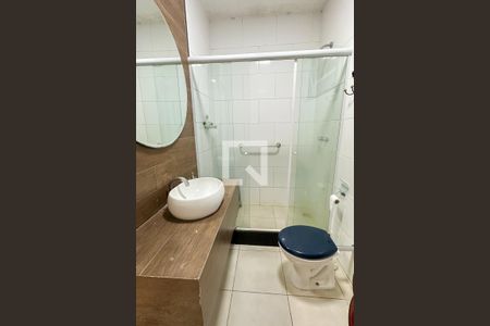 Banheiro de apartamento para alugar com 2 quartos, 51m² em Copacabana, Rio de Janeiro