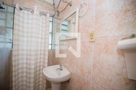 Casa à venda com 240m², 6 quartos e 5 vagasBanheiro da Suíte 2