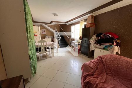 Sala de casa para alugar com 3 quartos, 152m² em Vila Maria de Maggi, Suzano