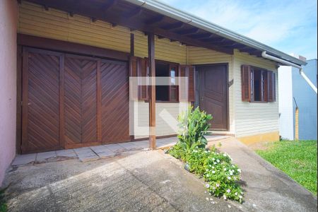 Casa à venda com 82m², 3 quartos e 2 vagas Casa à venda com 82m², 3 quartos e 2 vagasFachada