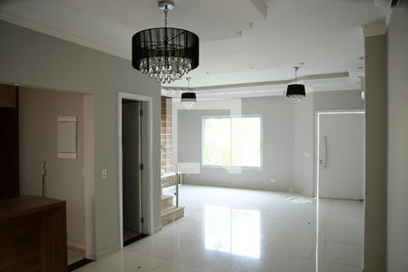 Sala de casa de condomínio para alugar com 3 quartos, 113m² em Chácara Canta Galo, Cotia