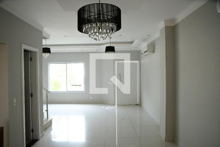 Sala de casa de condomínio para alugar com 3 quartos, 113m² em Chácara Canta Galo, Cotia