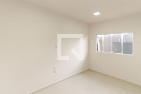 Sala de casa para alugar com 2 quartos, 58m² em Vila Sabrina, São Paulo
