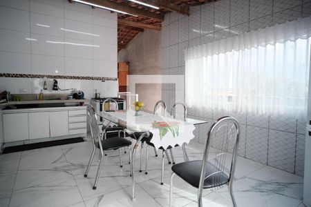 Casa à venda com 326m², 5 quartos e 3 vagas Casa à venda com 326m², 5 quartos e 3 vagasCozinha