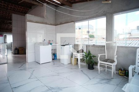 Casa à venda com 326m², 5 quartos e 3 vagas Casa à venda com 326m², 5 quartos e 3 vagasÁrea comum