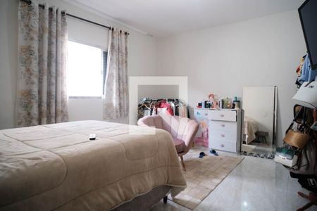 Casa à venda com 326m², 5 quartos e 3 vagas Casa à venda com 326m², 5 quartos e 3 vagasQuarto