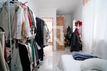 Casa à venda com 326m², 5 quartos e 3 vagas Casa à venda com 326m², 5 quartos e 3 vagasQuarto