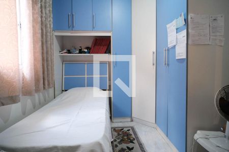 Casa à venda com 326m², 5 quartos e 3 vagas Casa à venda com 326m², 5 quartos e 3 vagasQuarto