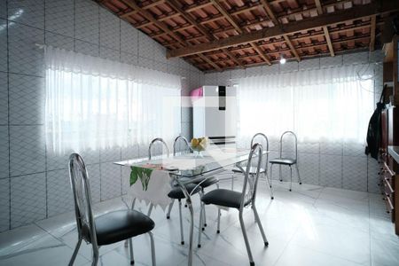 Casa à venda com 326m², 5 quartos e 3 vagas Casa à venda com 326m², 5 quartos e 3 vagasCozinha