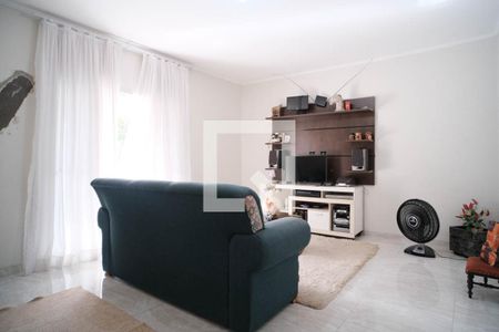 Casa à venda com 326m², 5 quartos e 3 vagas Casa à venda com 326m², 5 quartos e 3 vagasSala