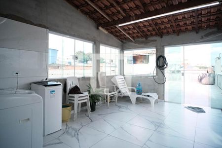 Casa à venda com 326m², 5 quartos e 3 vagas Casa à venda com 326m², 5 quartos e 3 vagasÁrea comum