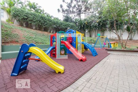 Condomínio - Playground  de apartamento para alugar com 3 quartos, 60m² em Chácara Seis de Outubro, São Paulo