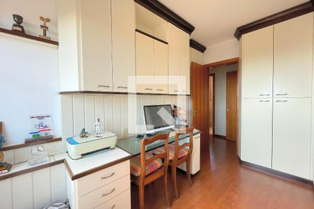 Quarto 1 de apartamento para alugar com 3 quartos, 100m² em Chácara das Pedras, Porto Alegre