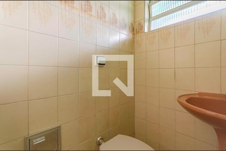 Casa para alugar com 125m², 2 quartos e 1 vaga Casa para alugar com 125m², 2 quartos e 1 vagaBanheiro de serviço
