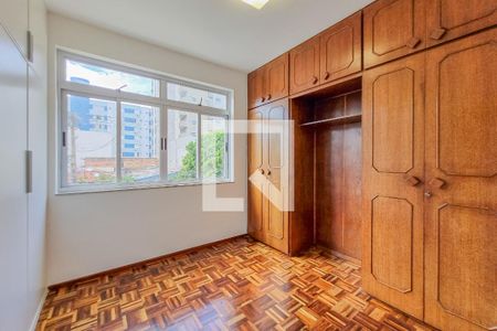 Quarto 1 de apartamento para alugar com 2 quartos, 75m² em Santa Efigênia, Belo Horizonte