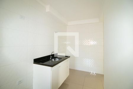 Cozinha de apartamento para alugar com 2 quartos, 42m² em Vila Mazzei, São Paulo