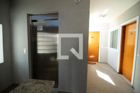 Área comum de apartamento para alugar com 2 quartos, 42m² em Vila Mazzei, São Paulo