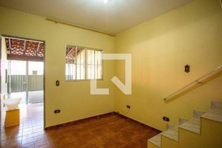 Sala de casa para alugar com 2 quartos, 90m² em Taboão, Diadema