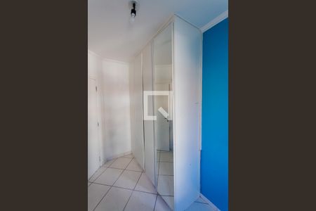 Armário de apartamento para alugar com 2 quartos, 55m² em Jardim Santo Alberto, Santo André