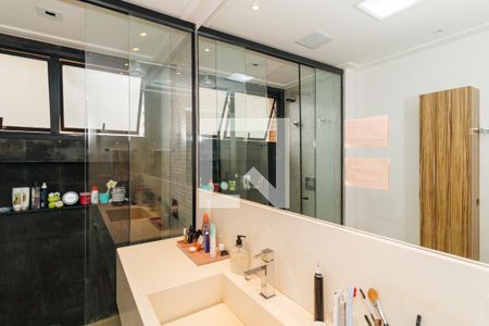 Apartamento à venda com 184m², 3 quartos e 4 vagasBanheiro da Suíte 1