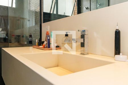 Apartamento à venda com 184m², 3 quartos e 4 vagasBanheiro da Suíte 1