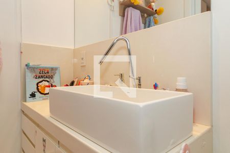 Apartamento à venda com 184m², 3 quartos e 4 vagasBanheiro da Suíte 2