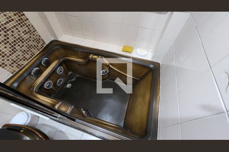 Apartamento para alugar com 270m², 3 quartos e 2 vagasDetalhe do Banheiro da Suite