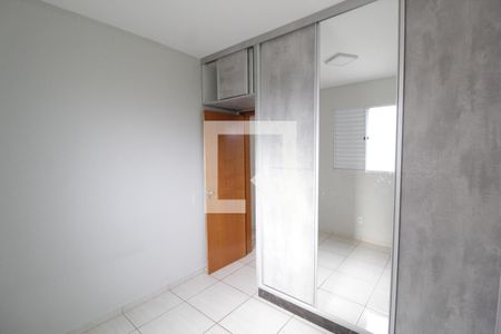 Quarto 2 de apartamento para alugar com 2 quartos, 51m² em Jardim Espanha, Uberlândia