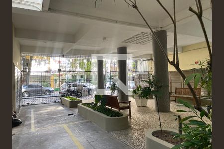 Apartamento à venda com 96m², 3 quartos e 1 vaga Apartamento à venda com 96m², 3 quartos e 1 vagaFachada e portaria